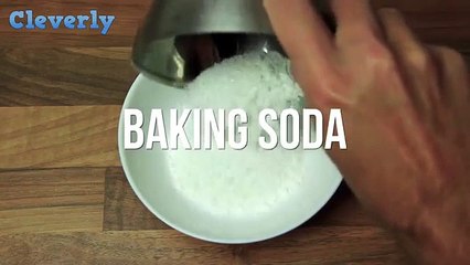 Uite cum să cureți cuptorul fără să folosești soluții scumpe!