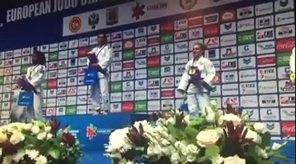 Majlinda Kelmendi bën Rusinë që ta nderojë himnin dhe flamurin e Kosovës