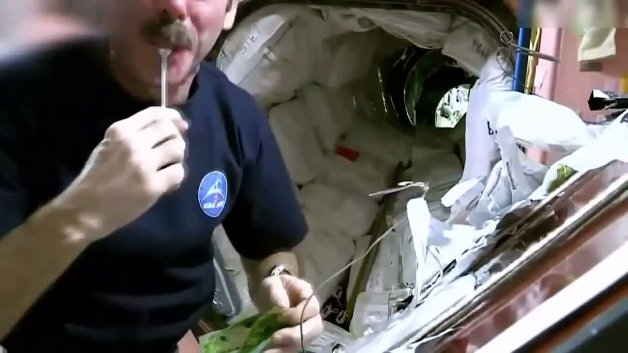 Peut On Réellement Vivre Dans LEspace [Documentaire Astronomie]