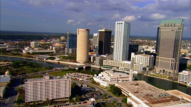 Nikki Bella calls John Cena after her MRI: Total Divas Bonus Clip, April 19, 2016