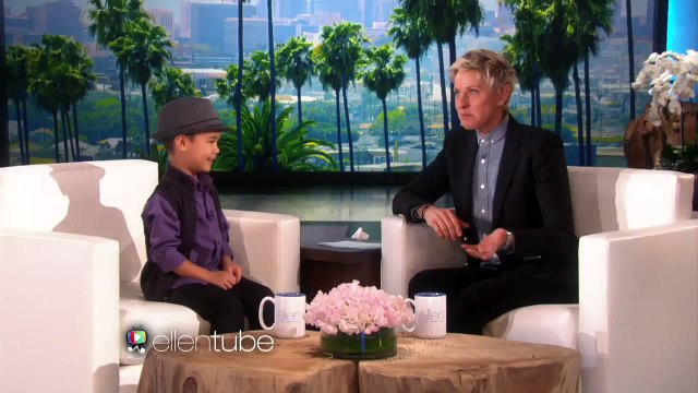 Bruno Mars Sings with Kai