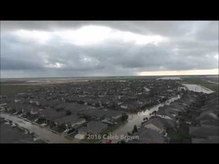 Télécharger la video: Aerial Footage Shows Extent of Flooding in Houston Area