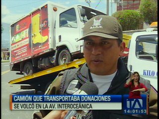 Vehículo que transportaba ayuda humanitaria se volcó rumbo a Tababela