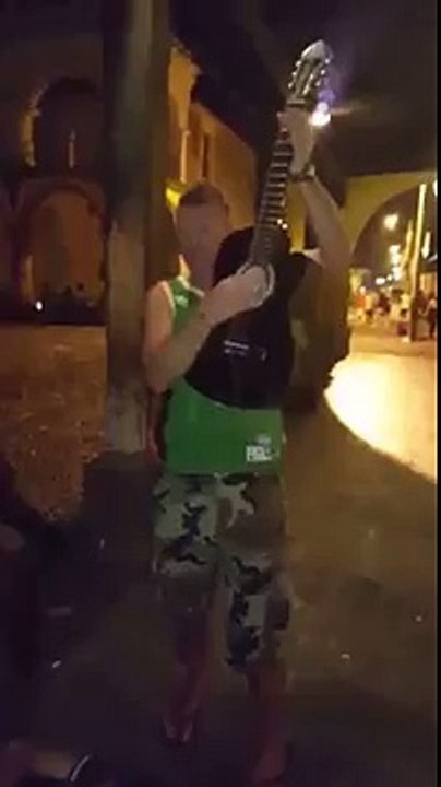 El taxi song," Yo no quiero agua, yo quiero bebida"