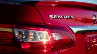 2016 Nissan Sentra Interior, Exterior and Drive
