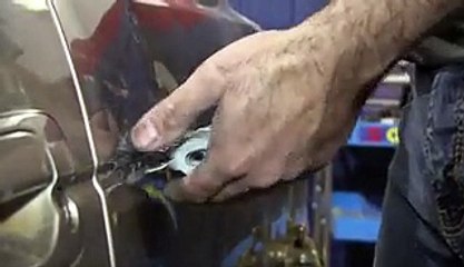Ecco Il Miracoloso Metodo Per Riparare l'Auto... Davvero Fantastico!!