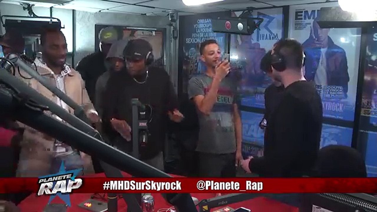 Black M & MHD -A l'ouest- en live dans Planète Rap