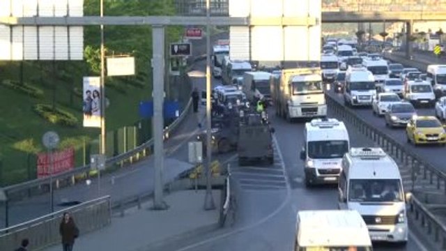 Okmeydanı'nda Şüpheli Paket Fünyeyle Patlatıldı