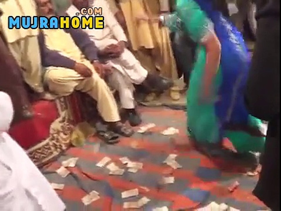 hot mujra  Billo Thumka