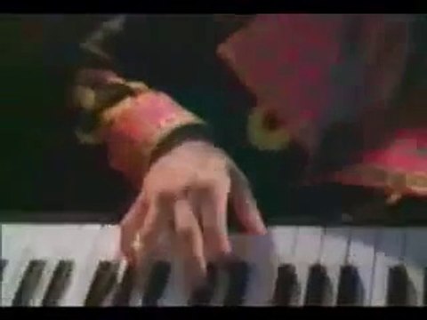 eh beh merde alors? Merci pour tous ces moments où j'ai pu dansé à donf depuis mes premières boums jusqu'à aujourd'hui. Et je continuerai.