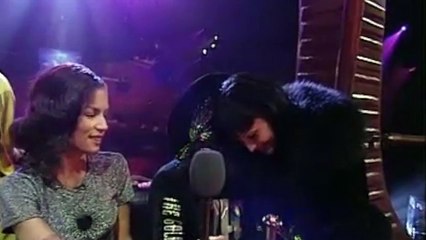 Prince death spurs tributes in purple