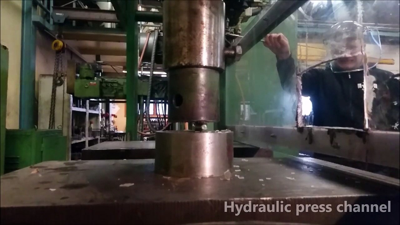 Crushing exploding stuff with hydraulic press