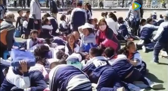Freak tornado sweeps a girl into the air in China - Dust devil lift