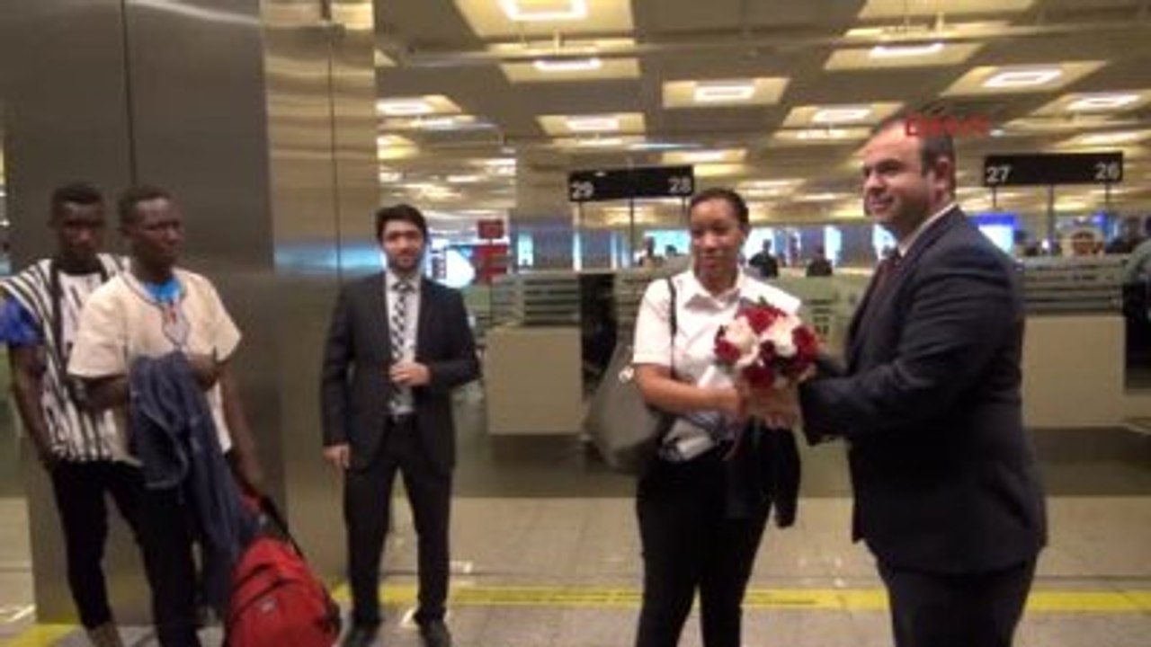 THY Yönetim Kurulu Başkanı Aycı Burkina Fasolu Çocukları Ağırladı