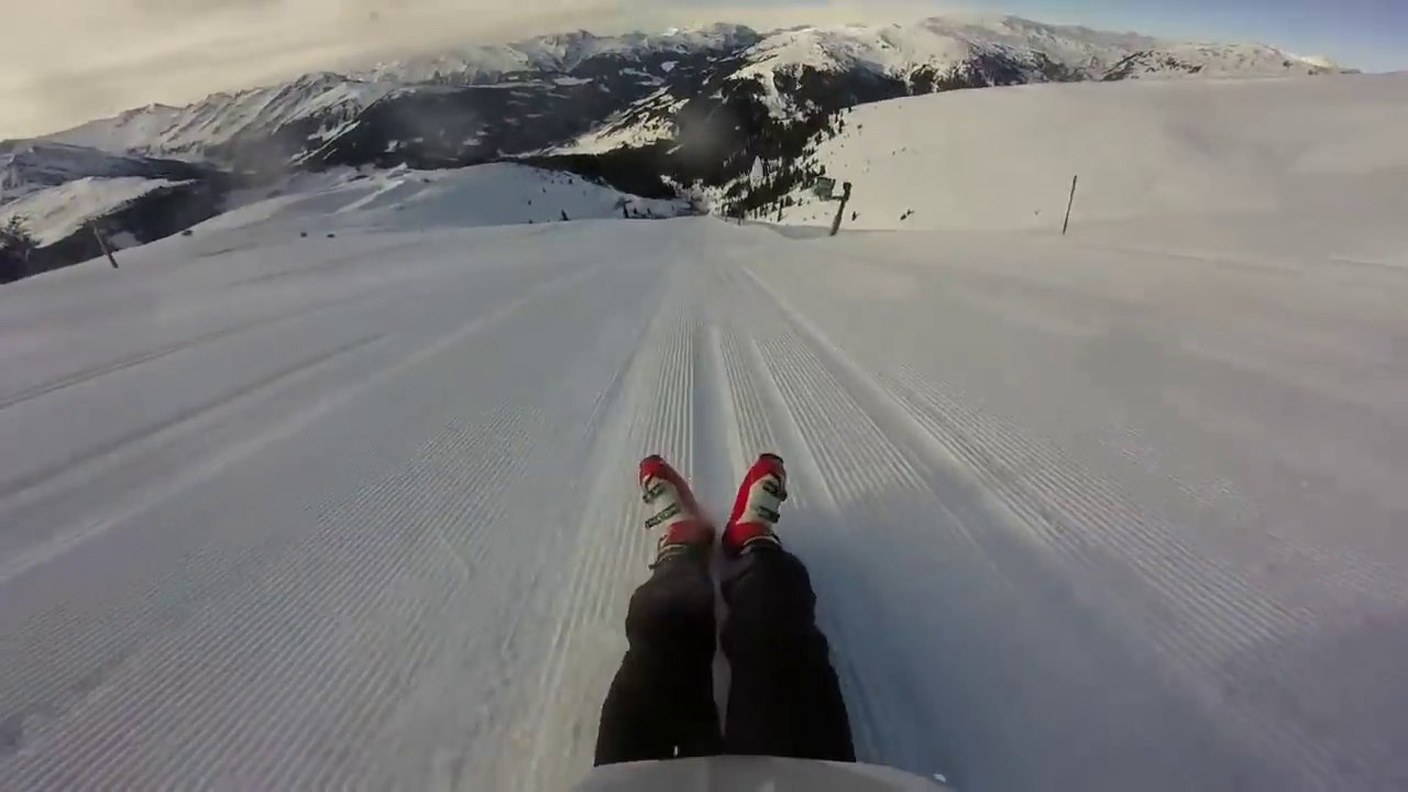 Un skieur glisse sur 1200 mètres sans ses skis - Vidéo Dailymotion