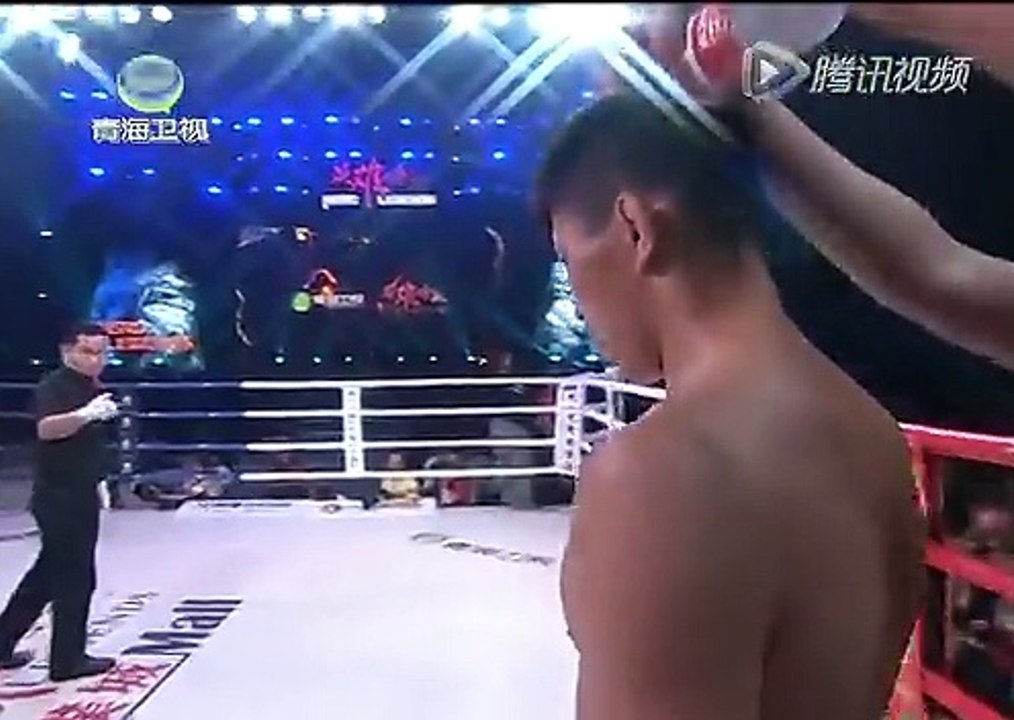 20160422 武林风 孟庆浩VS大塚旭树：最帅武警KO日本选手 对手瘫倒在地