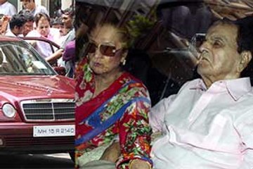 Dilip Kumar surrounded by fans as he goes home from the hospital