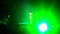 Принс выгнал Ким Кардашьян со сцены / Prince Kicks Kim Kardashian off the stage
