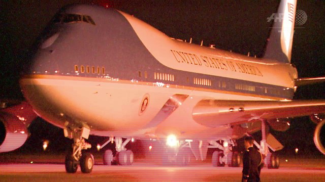 Obama arrives in UK with royal lunch, Brexit on the menu