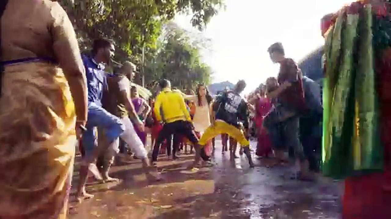 Cham Cham Lyrical - Baaghi -