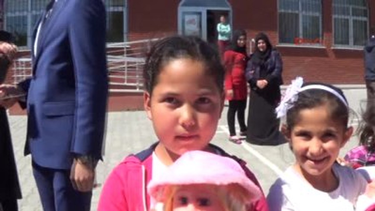 Iğdır Valiliğinden 'Bir Tebessüm Et' Projesi