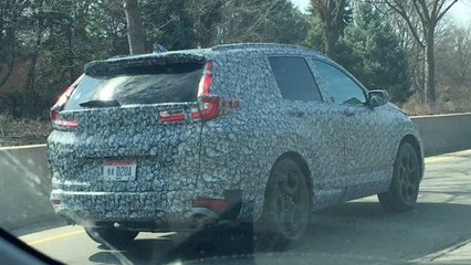 2017 Honda CR-V Spotted Testing Ahead of Official Debut