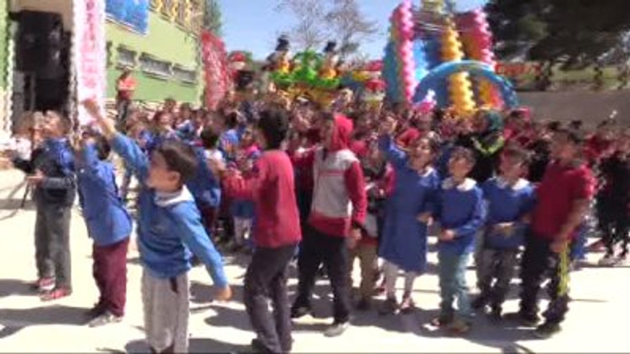 Uşak - Resmi Maskot Efe Can'la İlk Çocuk Şenliği