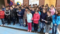 Péronne : les écoliers du Mont Saint-Quentin chantent la Madelon