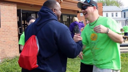 12-year-old girl with rare disease has unlikely best friend (7 Photos)