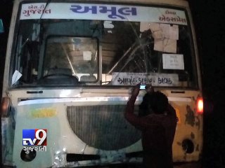 Three killed as bus hits bike, Anand - Tv9 Gujarati