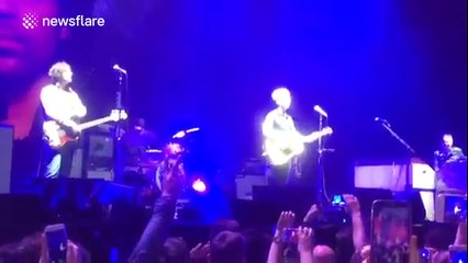 Noel Gallagher pays tribute to Prince during gig