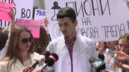 Studentët e mjekësisë protesta kundër testimit