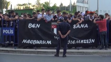 Beşiktaş'a İzmir'de Coşkulu Karşılama