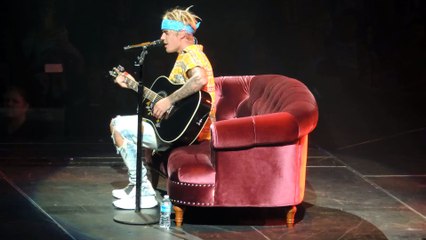 Justin Bieber singing "Cry Me a River" cover in Louisville, KY April 20, 2016