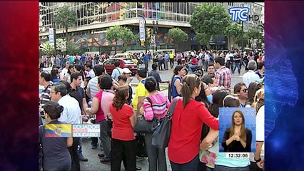 Trabajadores dejaron sus oficinas luego de sismo esta mañana