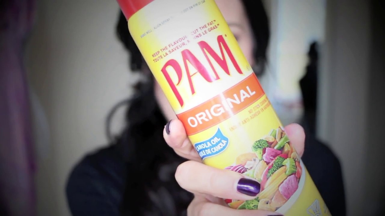 Pas le temps de faire sécher votre vernis? Ce TRUC fixera votre manucure dans l'espace de quelques secondes