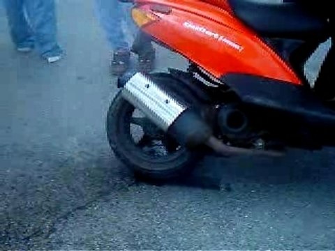 show de boucane scooter derbi atlantis **( 2 )**