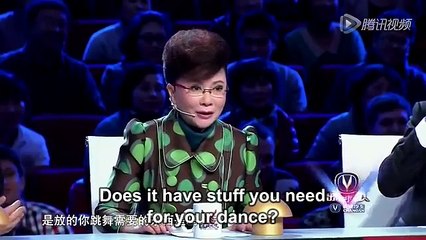 Adorable 3 year old is very happy to dance!