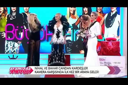 Nihal Candan kardeşi ile podyumda - İşte Benim Stilim All Star 54. Bölüm Gala