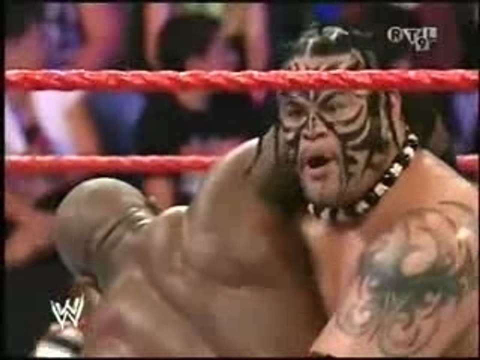 catch Umaga vs bobby lashley