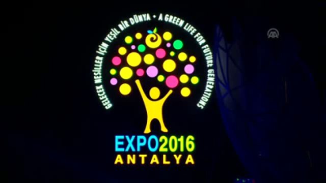 Expo Gölü Üzerinde Ses, Işık, Su, Dans ve Havai Fişek Gösterileri Yapıldı