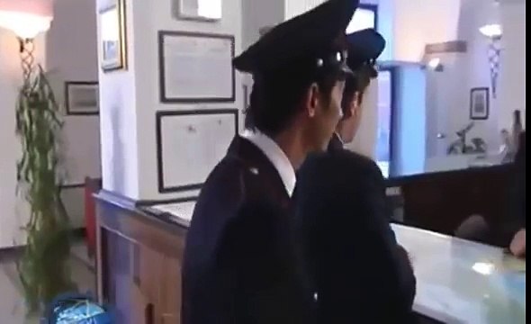 Uccio e Il Bagno In Comune - BARZELLETTA STUPENDA Che Fa Ridere A Crepapelle!