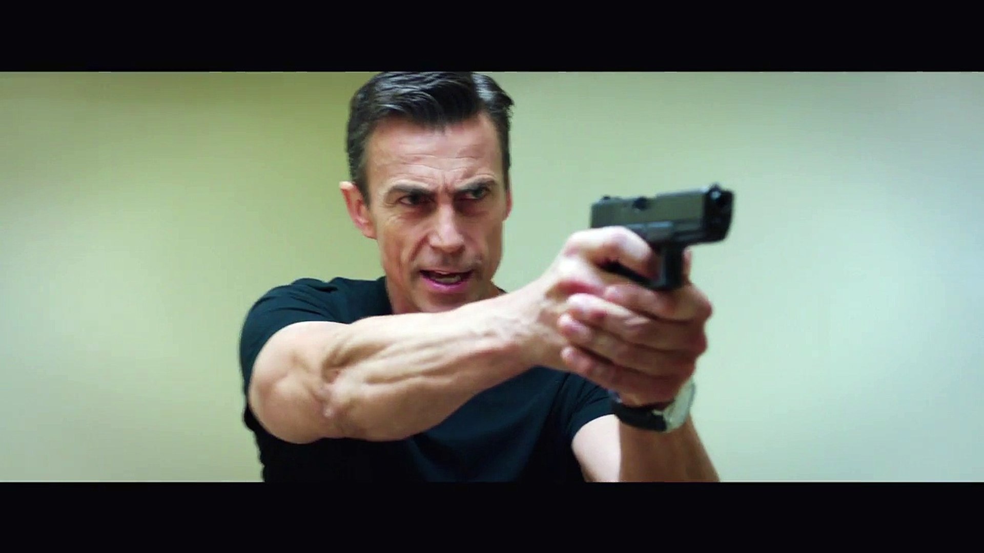 Precious Cargo Hallway Fight Video Dailymotion