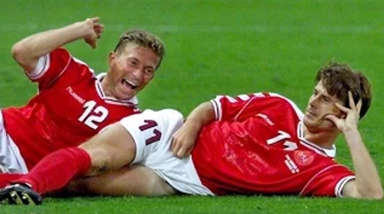 لقطات طريفة وجميلة -جداً -لإحتفالات لاعبي كرة القدم بتسجيل الأهداف ● HD