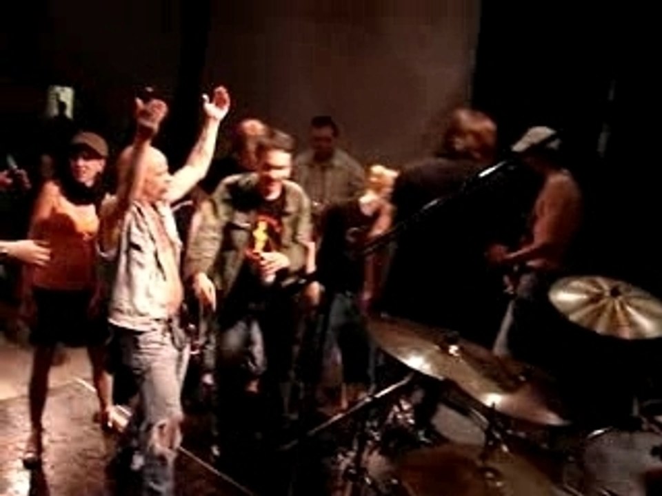 Les Prouters - De quel droit ?, Coups de boule