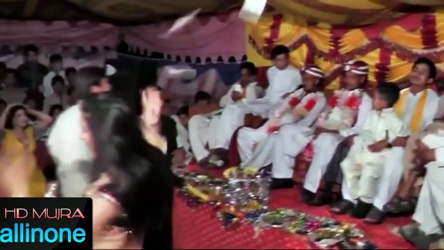 Beautiful Desi Girls hot Dance In Wedding Dance-Mujra Party