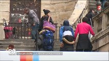 Est-ce la fin de la politesse ? Une journaliste de France 2 fait le test en pleine rue ! Regardez