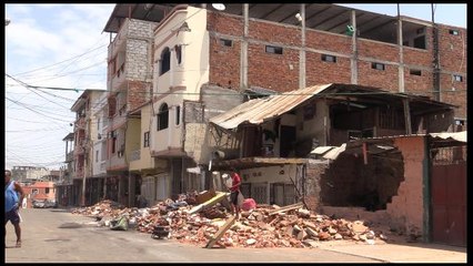 Ecuatorianos entre el miedo y volver a la normalidad a una semana del terremoto