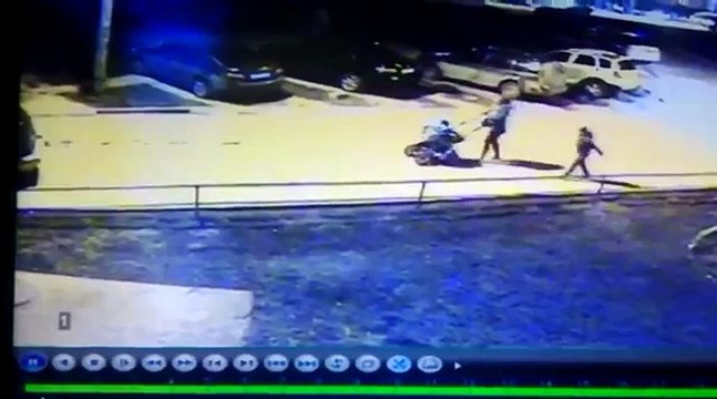 Видео с камеры наблюдения: в кадре пропавшая школьница