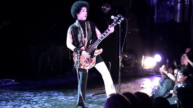 Prince - Crimson & Clover (Coliseu De Lisboa - Lisbon, Portugal. Aug 17_2013)